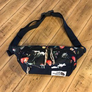 The NORTH FACE Lumbar/Bum Bag - Navy  NWOT